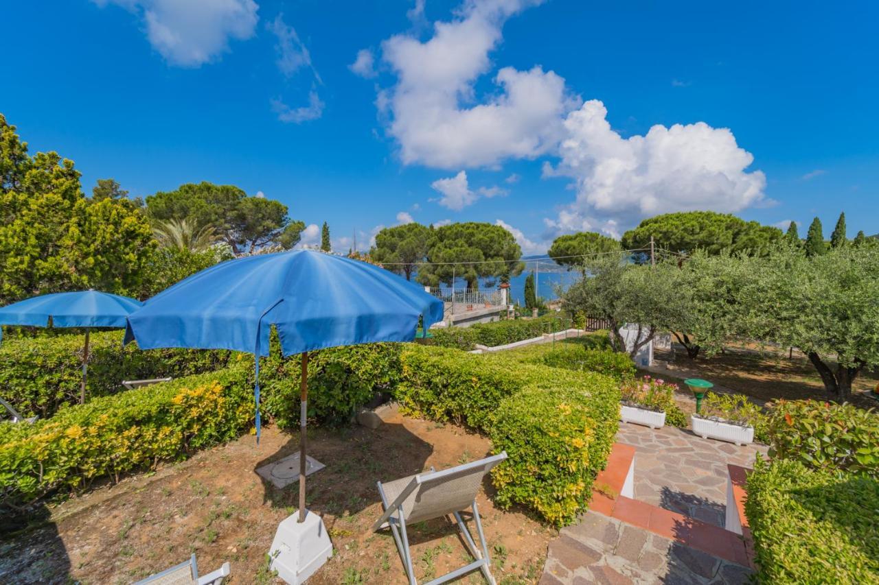 Residence Baia Delle Grazie Casa Morcone Exterior foto